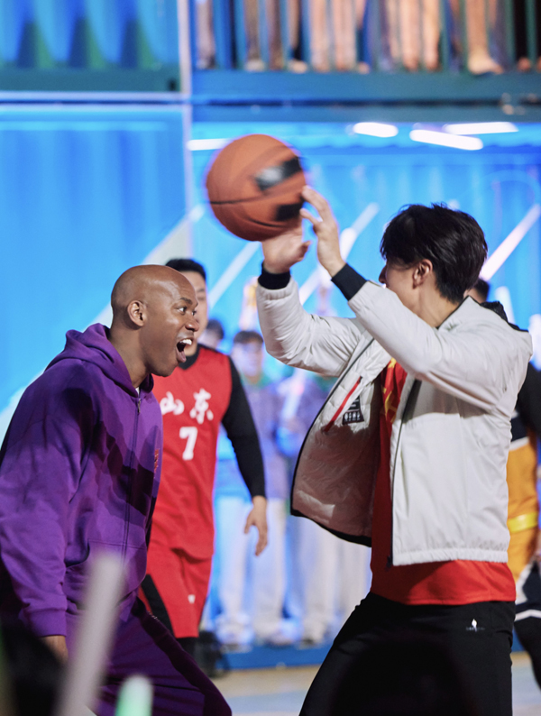 04 吴尊央视跨年晚会现场图.jpg